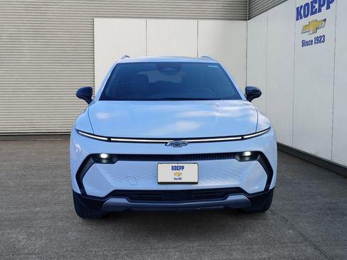 Used 2025 Chevrolet Equinox EV LT w/ LPO, Blackout Package image 8