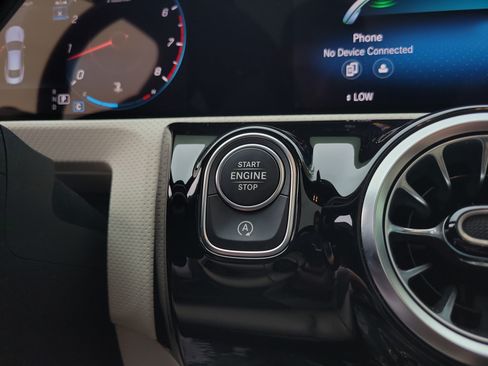 Used 2023 Mercedes-Benz CLA 250 image 26