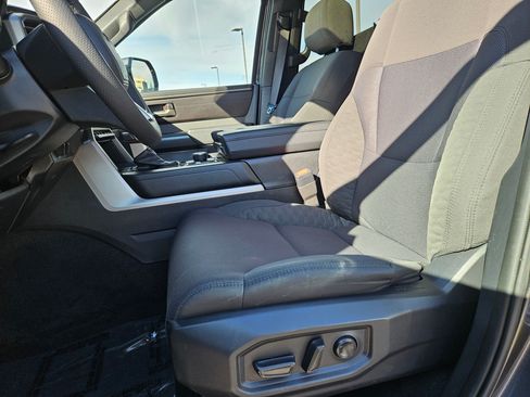 Used 2025 Toyota Sequoia SR5 AWD/4WD image 18