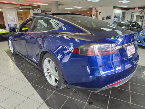 Used 2015 Tesla Model S 70D image 6