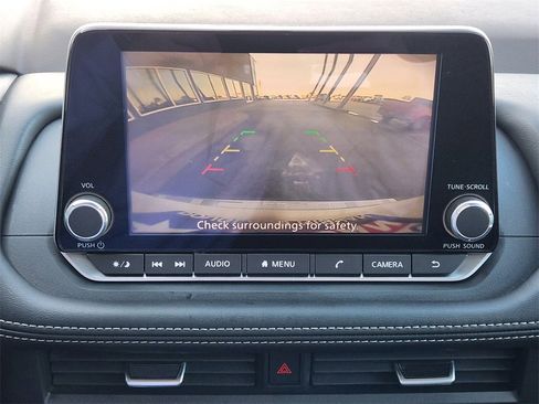 Used 2023 Nissan Rogue SV w/ SV Premium B Package image 13