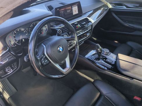 Used 2018 BMW 530i xDrive w/ Premium Package image 10