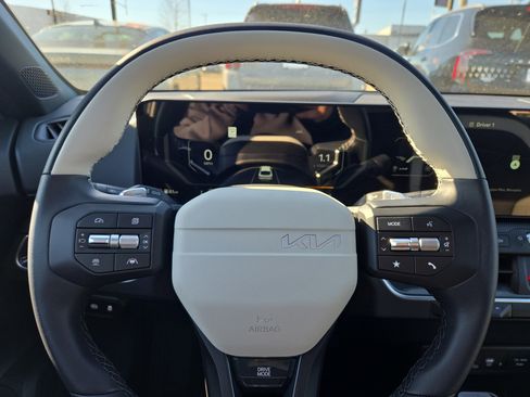 New 2025 Kia K4 GT-Line image 9