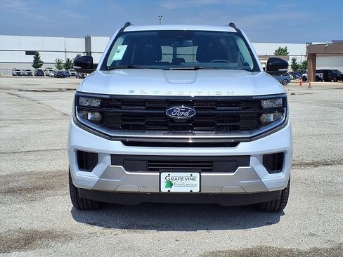 New 2026 Ford Expedition Max Platinum w/ Driver's Package AWD/4WD image 9