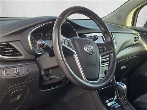 Used 2022 Buick Encore Preferred image 10