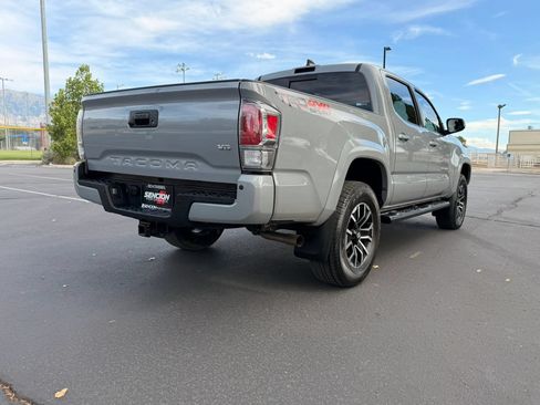 Used 2020 Toyota Tacoma TRD Sport w/ Technology Package AWD/4WD image 6