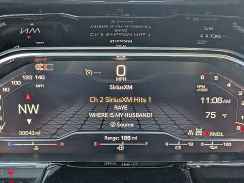 Used 2024 GMC Sierra 1500 SLT image 28