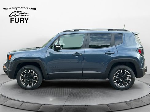 Used 2023 Jeep Renegade Latitude AWD/4WD image 6