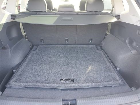 Certified 2024 Volkswagen Tiguan SE image 7
