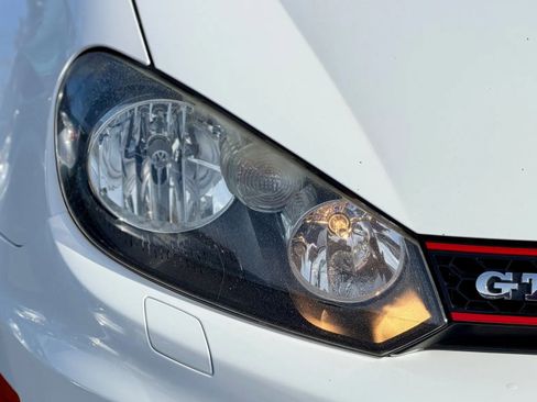 Used 2011 Volkswagen Golf 4-Door image 23