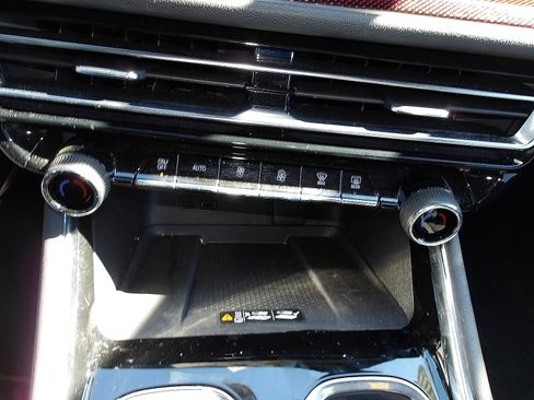 Certified 2025 Chevrolet Traverse Z71 w/ Driver Confidence Package image 26