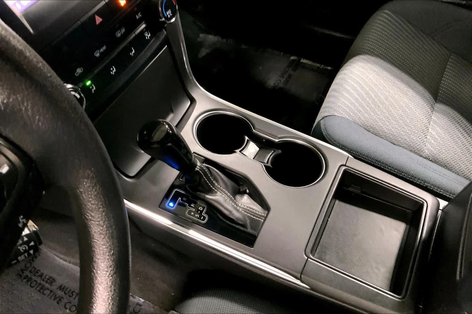 Used 2017 Toyota Camry LE FWD image 16