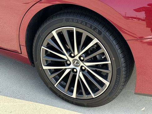 Used 2023 Lexus ES 350 w/ Premium Package FWD image 12