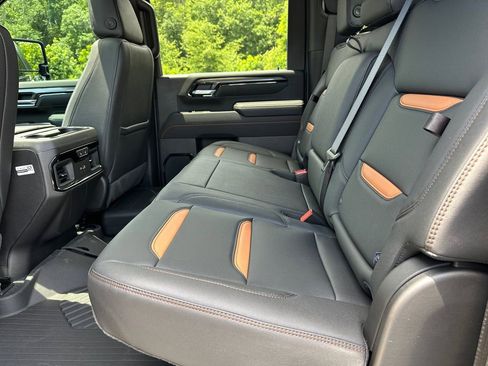 New 2026 GMC Sierra 2500 AT4 w/ AT4 Premium Plus Package AWD/4WD image 21