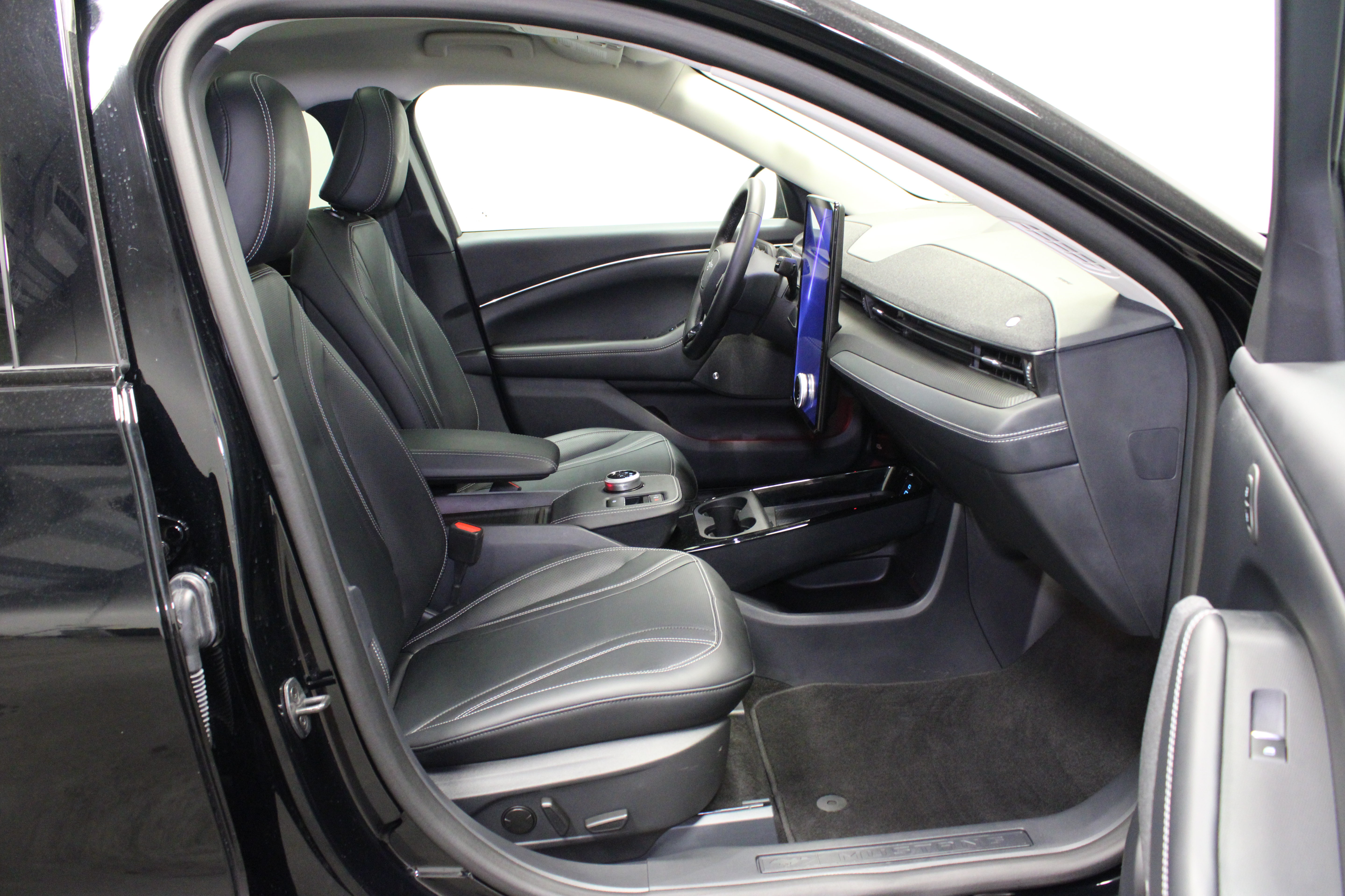 Used 2024 Ford Mustang Mach-E Premium RWD image 17