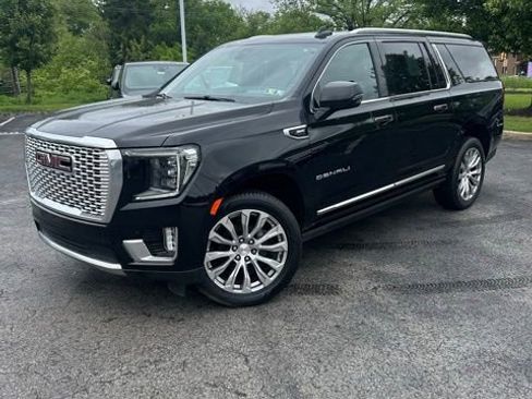 Used 2022 GMC Yukon XL Denali AWD/4WD image 2