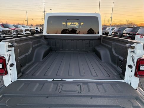Used 2022 Jeep Gladiator Mojave w/ LED Lighting Group image 9