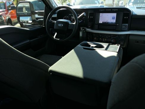 Used 2024 Ford F250 XLT image 23