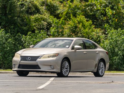 Used 2013 Lexus ES 350 w/ Luxury Pkg FWD image 37