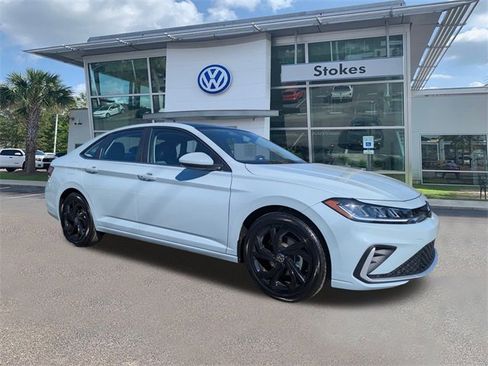 New 2026 Volkswagen Jetta SE image 3