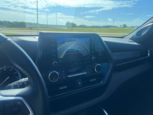 Used 2022 Toyota Highlander XSE image 26