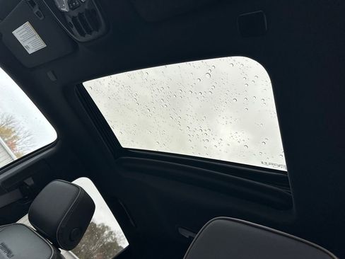 Used 2025 GMC Canyon Denali image 32