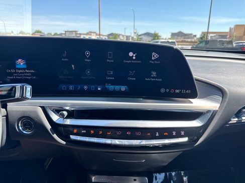 Used 2024 Cadillac Lyriq Luxury w/ LPO, Floor Liner Package AWD/4WD image 17