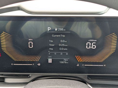Certified 2025 Kia Carnival LX FWD image 14