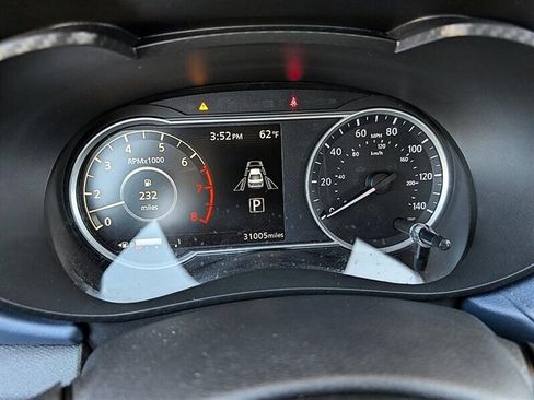 Used 2025 Nissan Versa SV FWD image 20