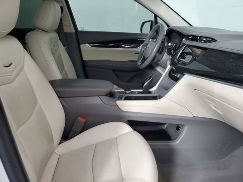 Used 2021 Cadillac XT6 Premium Luxury image 51