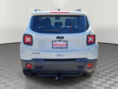 Used 2023 Jeep Renegade Altitude image 3
