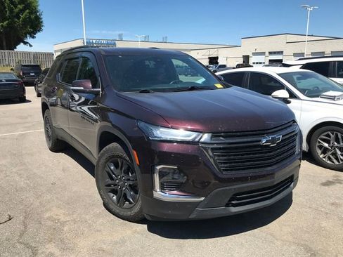 Used 2022 Chevrolet Traverse LT w/ Midnight/Sport Edition AWD/4WD image 11