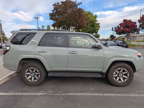 Used 2023 Toyota 4Runner TRD Off-Road Premium w/ Moonroof Package AWD/4WD image 10