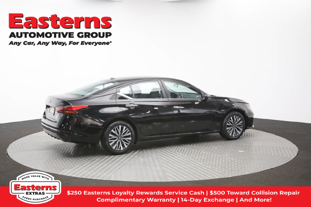Used 2024 Nissan Altima 2.5 SV FWD image 39