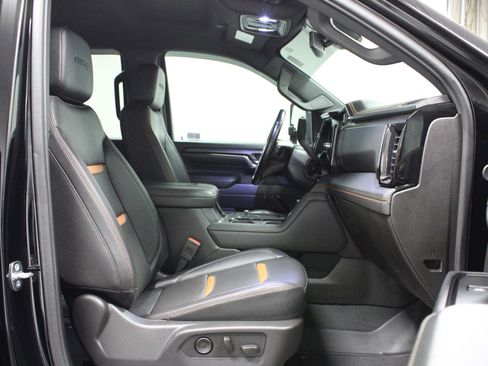 Used 2024 GMC Sierra 2500 AT4 image 16