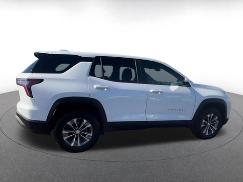 Used 2025 Chevrolet Equinox LT AWD/4WD image 12