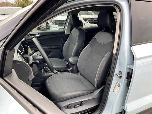 New 2026 Volkswagen Taos SE image 11