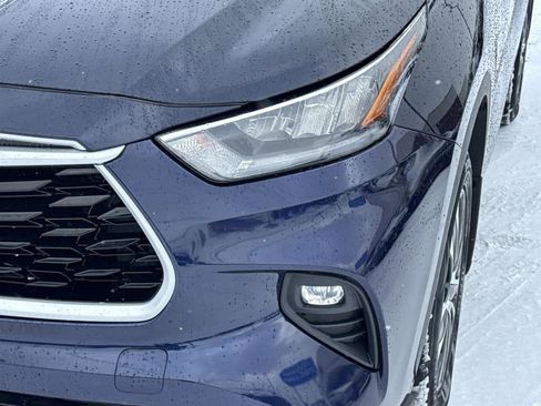 Used 2020 Toyota Highlander XLE image 9