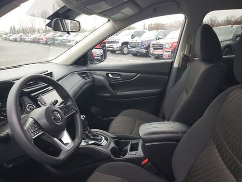Used 2019 Nissan Rogue S image 16