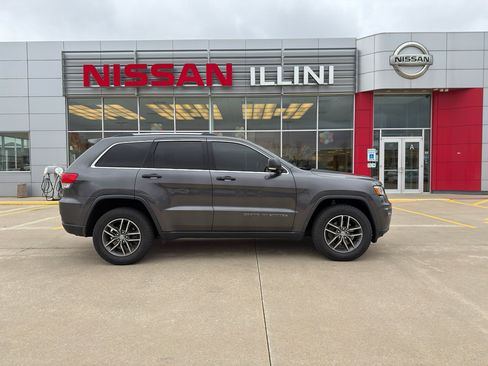Used 2017 Jeep Grand Cherokee Limited image 1