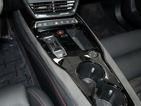Used 2022 Audi RS e-tron GT AWD/4WD image 21