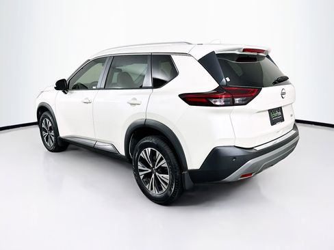 Used 2023 Nissan Rogue SV w/ SV Premium B Package FWD image 5