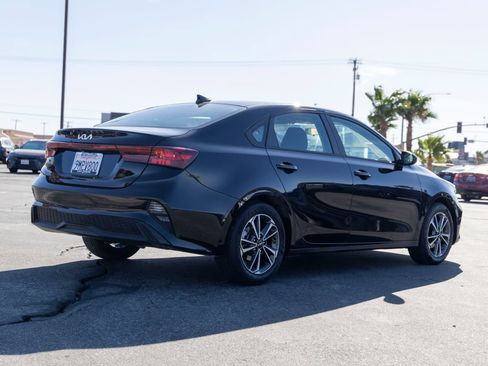 Used 2023 Kia Forte LXS FWD image 6