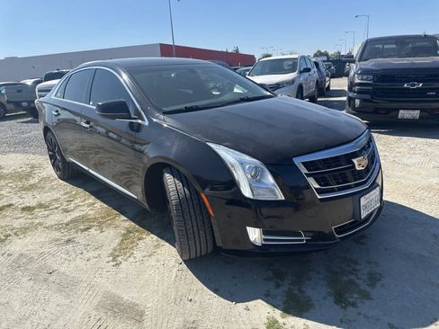 Used 2017 Cadillac XTS Luxury image 3