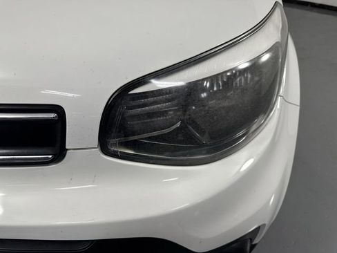 Used 2018 Kia Soul image 27