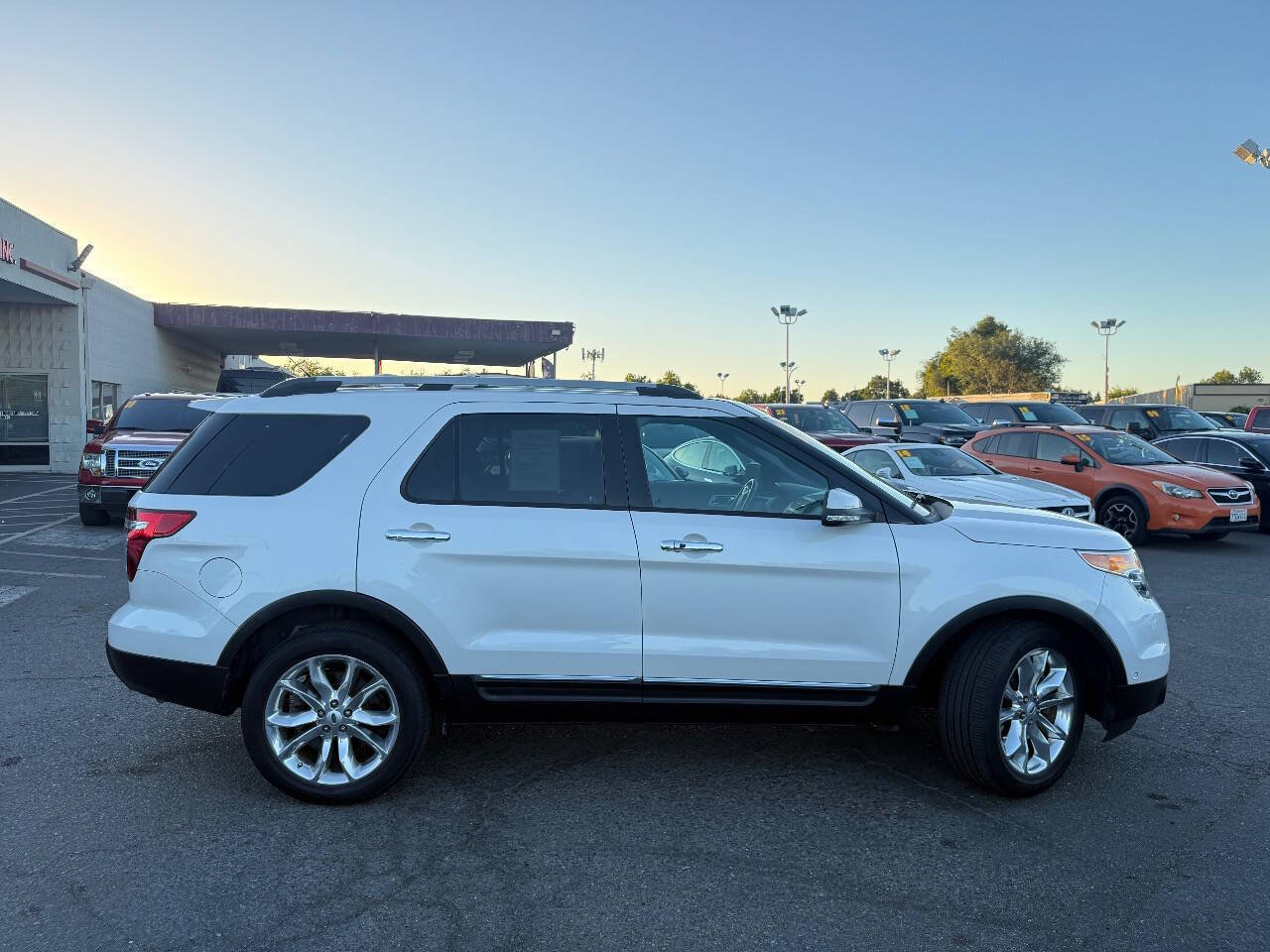 Used 2015 Ford Explorer Limited w/ Equipment Group 302A AWD/4WD image 9