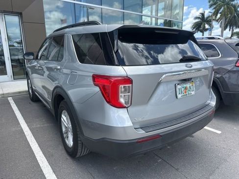 Used 2020 Ford Explorer XLT image 4