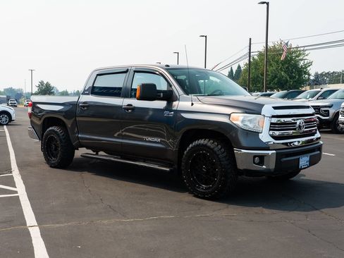 Used 2016 Toyota Tundra SR5 w/ TRD Off Road Package AWD/4WD image 6
