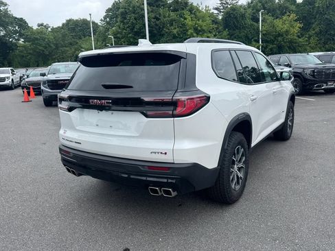 Used 2025 GMC Acadia AT4 w/ Luxury Package AWD/4WD image 4