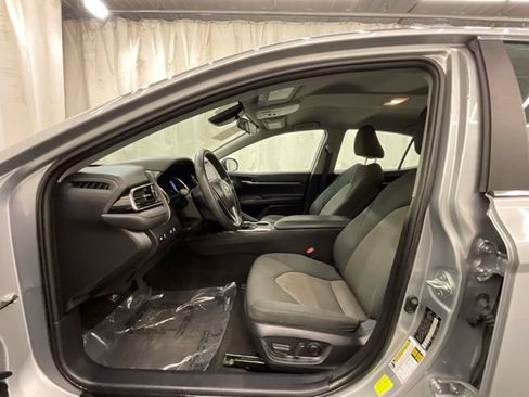 Used 2022 Toyota Camry LE FWD image 10
